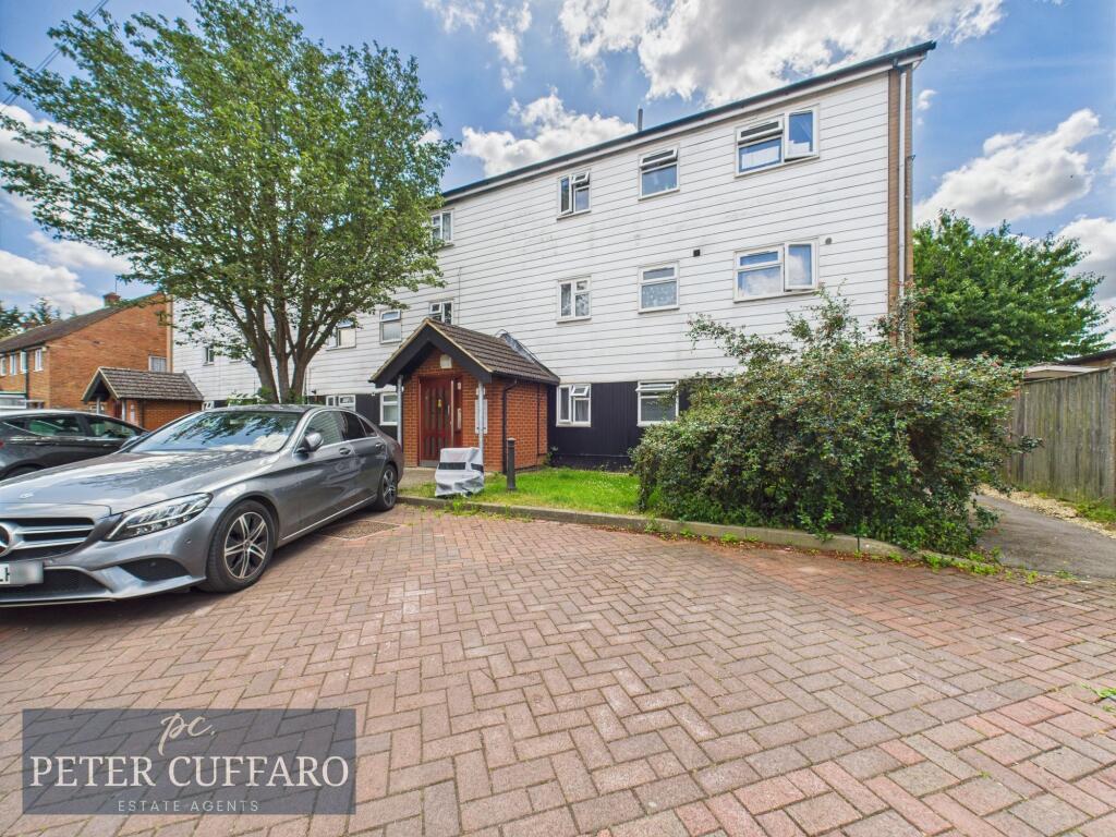 Main image of property: Lea Road, Hoddesdon, EN11
