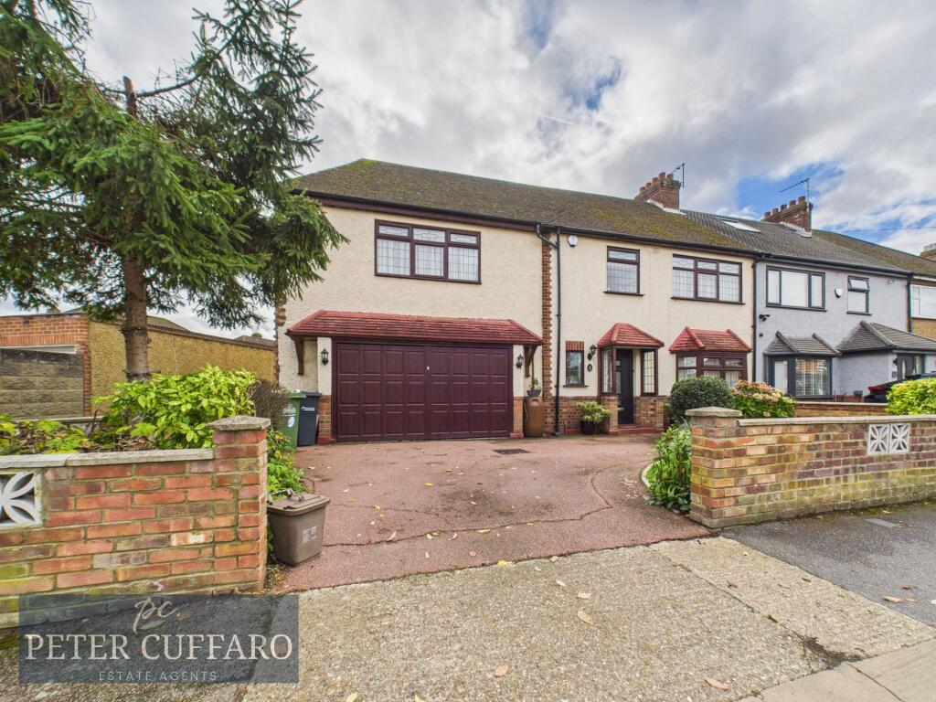 Main image of property: Hillview Gardens, Cheshunt, EN8