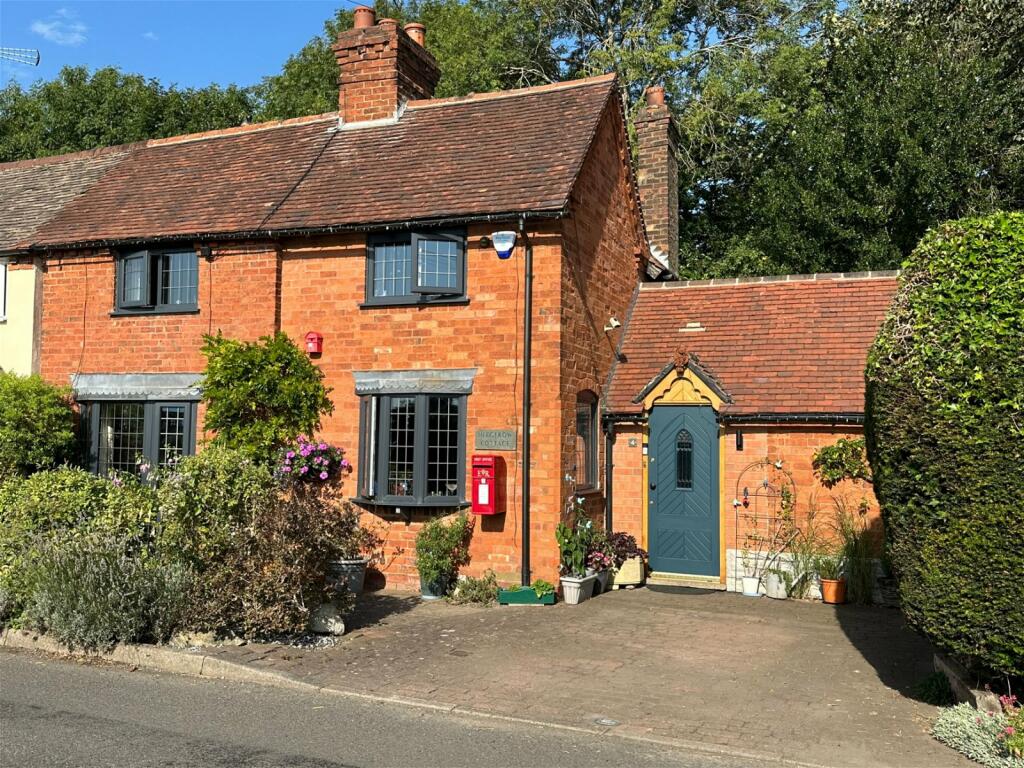 3 bedroom semidetached house for sale in Chapel Lane, Wythall, B47 6LX