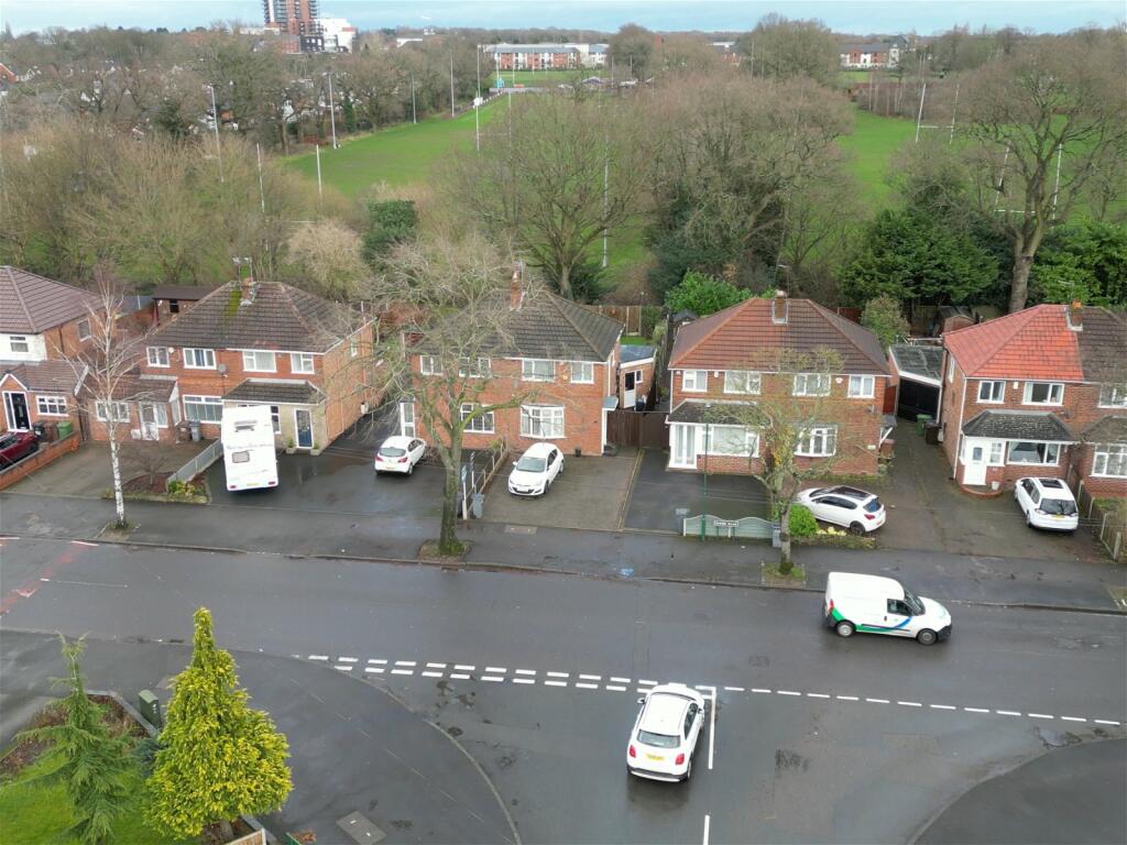 3 bedroom semidetached house for sale in Hurdis Road, Shirley, B90 2DN