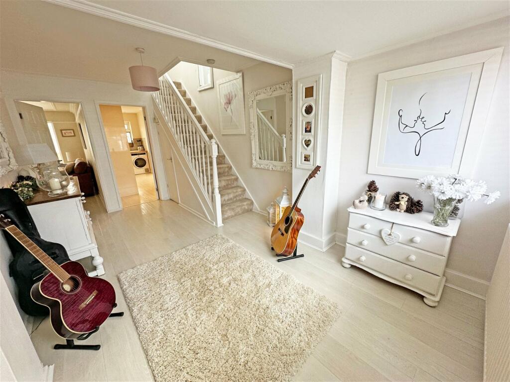 3 bedroom semidetached house for sale in Windrush Road, Hollywood, B47