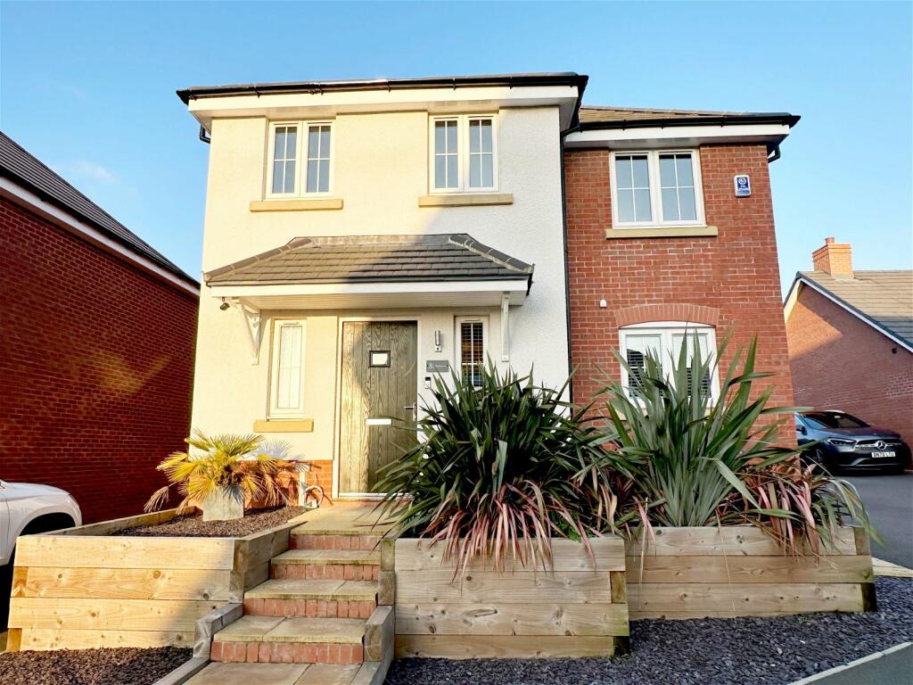3 bedroom detached house for sale in Meadow Crescent, Tidbury Green, Solihull, B90 1UY, B90