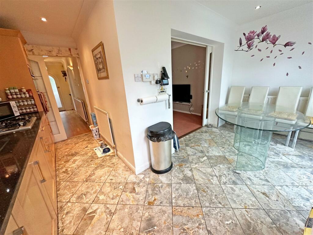 Additional property image - Middle Lane, Nr Wythall, Birmingham, B38 0DY