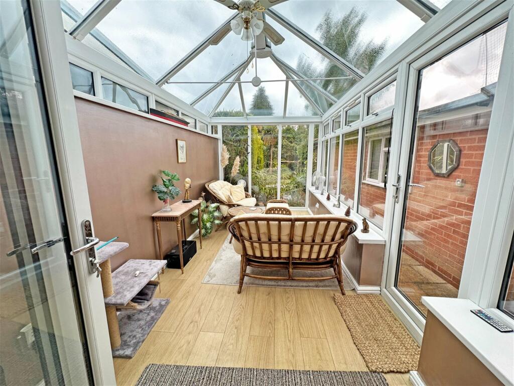 Additional property image - Middle Lane, Nr Wythall, Birmingham, B38 0DY