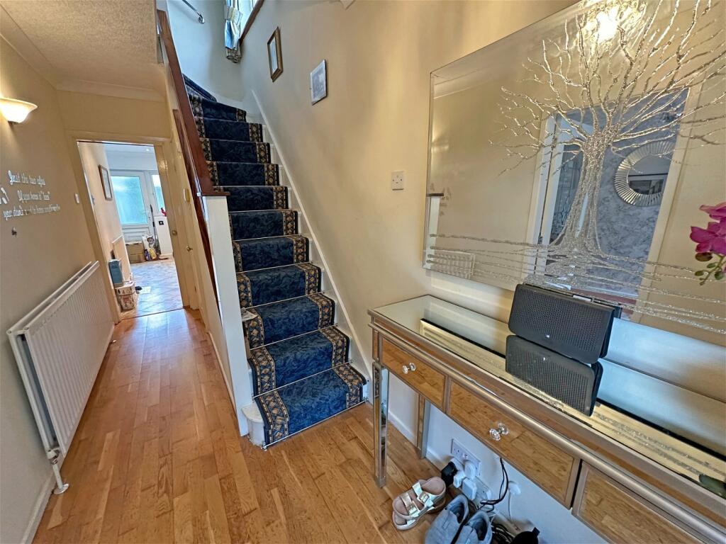 Additional property image - Middle Lane, Nr Wythall, Birmingham, B38 0DY