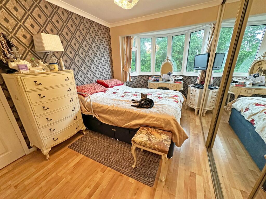 Additional property image - Middle Lane, Nr Wythall, Birmingham, B38 0DY