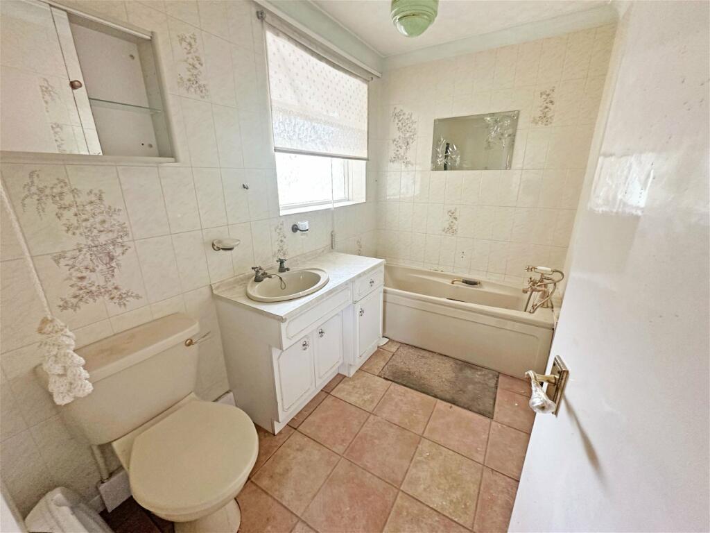 Additional property image - Creynolds Lane, Cheswick Green, Solihull, B90 4ET