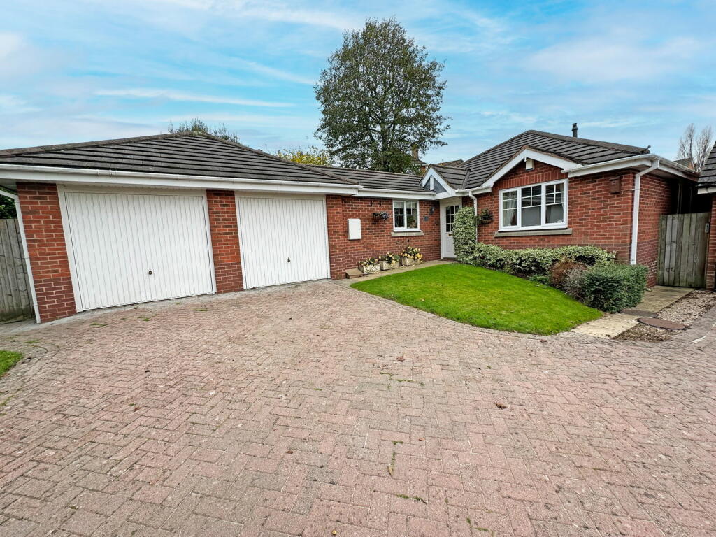 Main image of property: Rowbrook Close, Majors Green, Shirley, Solihull, B90 1EJ