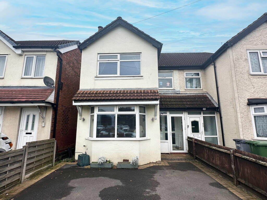 Main image of property: Stratford Road, Shirley, B90 4BG