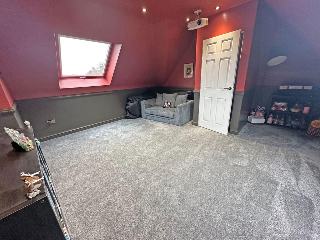 Additional property image - Knightsbridge Road, Solihull, B92 8RB