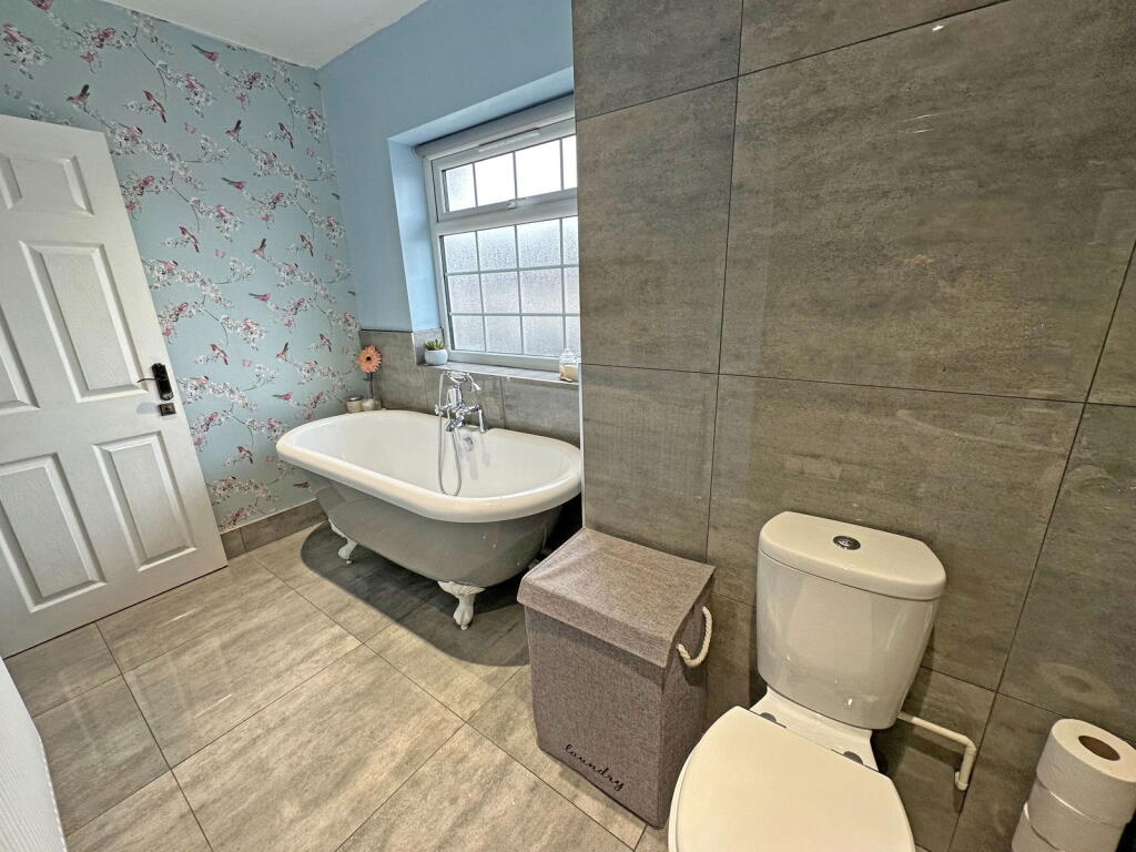 Additional property image - Knightsbridge Road, Solihull, B92 8RB