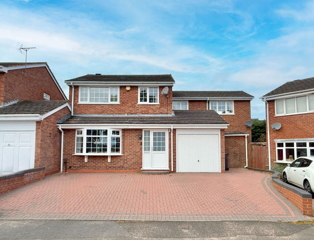 Main image of property: Fieldways Close, Hollywood, B47 5NU