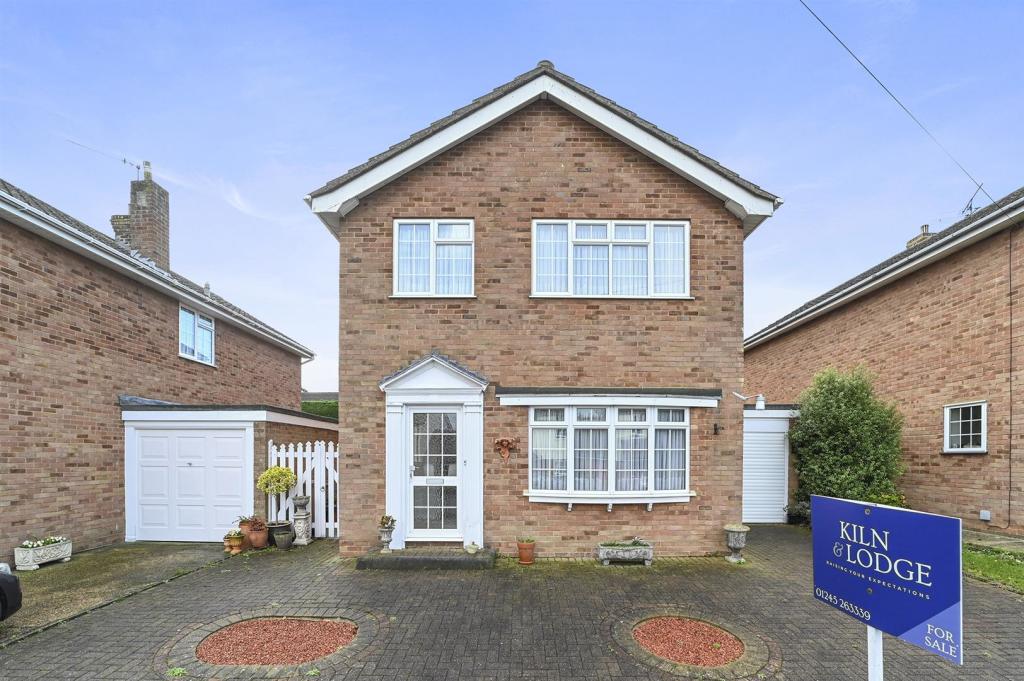 4 bedroom detached house for sale in Pottery Lane, Chelmsford, CM1