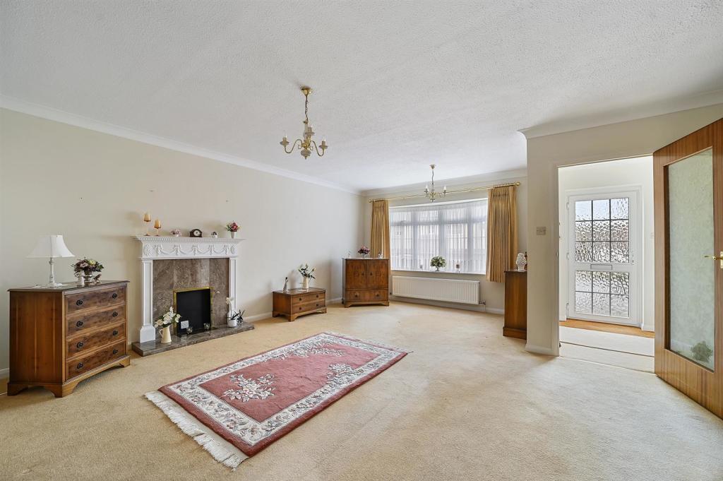 4 bedroom detached house for sale in Pottery Lane, Chelmsford, CM1