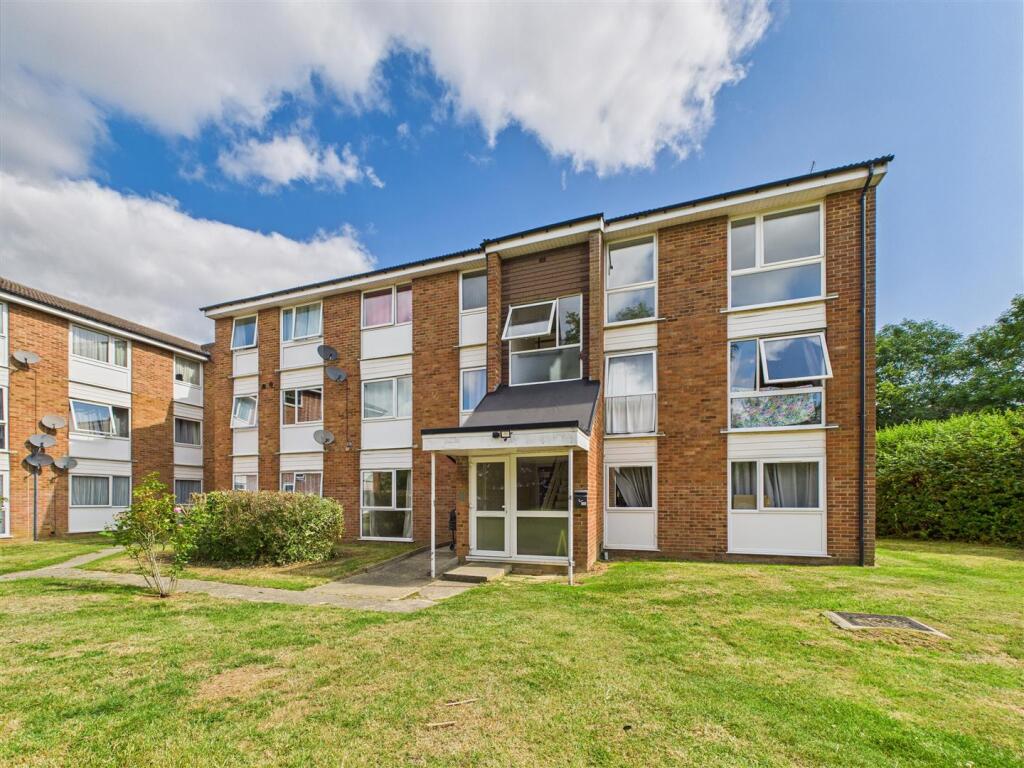 2 bedroom flat
