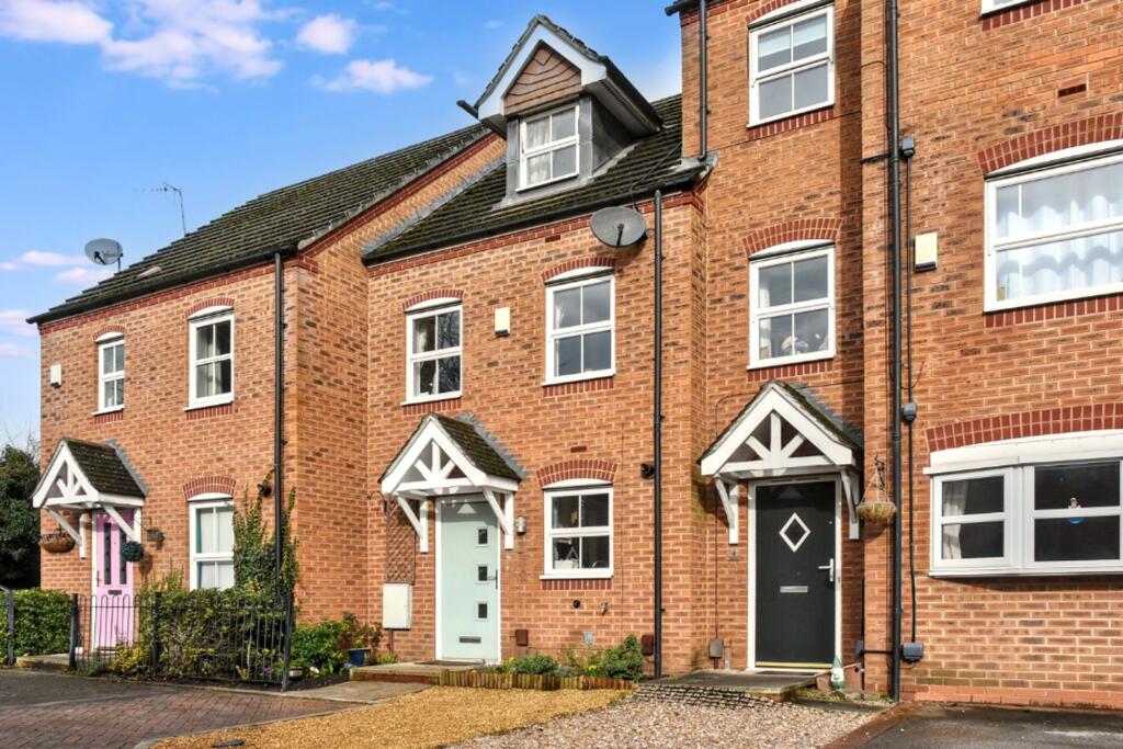 Main image of property: Rowans Crescent, Nottingham, NG6