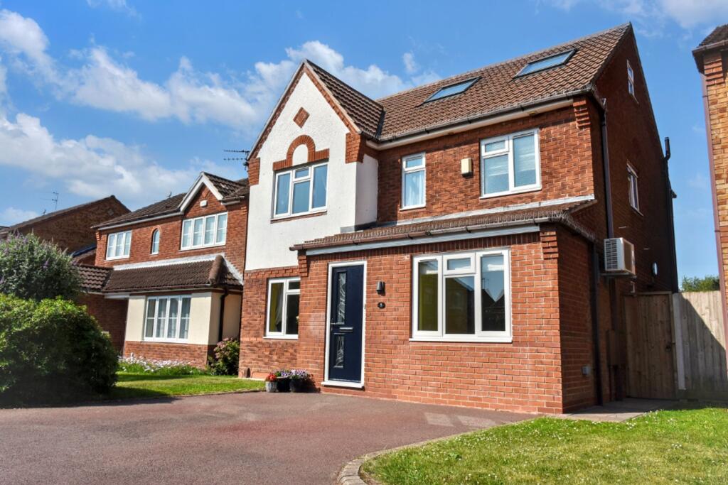 Main image of property: Staniland Close, Beeston, NG9