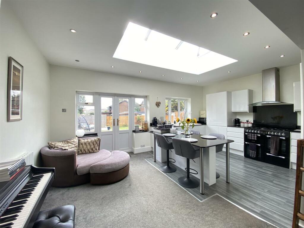 Additional property image - Hinchliffe Road, Poole