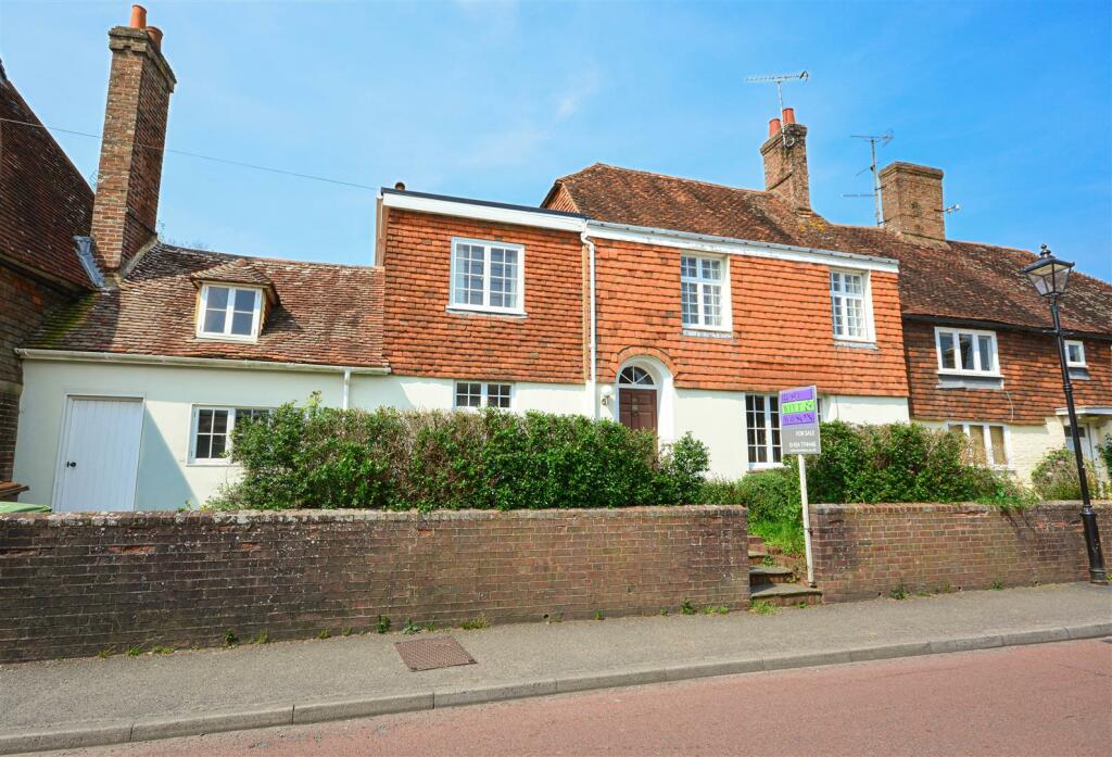 3 bedroom terraced house for sale in Northbridge Street, Robertsbridge