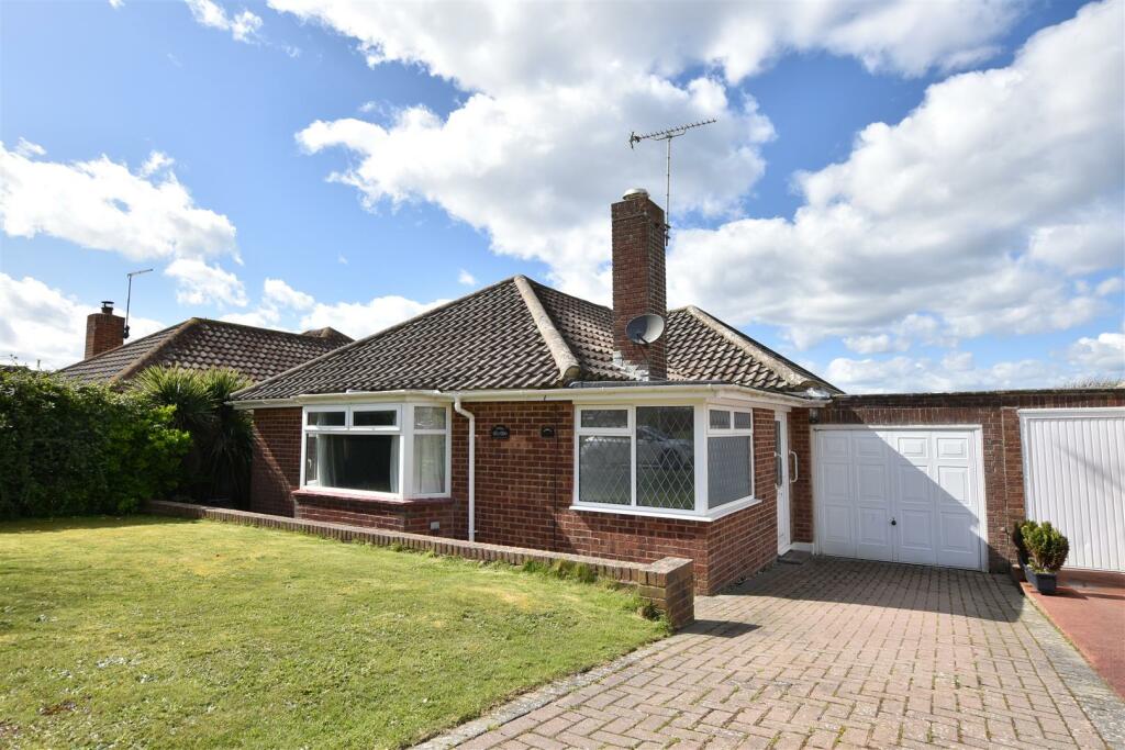 2 bedroom detached house for sale in Bramble Way, Fairlight, TN35