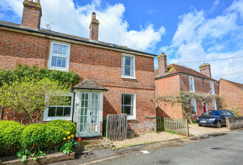 2 bedroom terraced house for sale in Staplecross, Robertsbridge, TN32