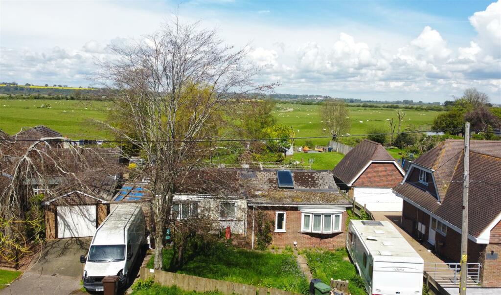 3 bedroom detached bungalow for sale in Winchelsea Beach, TN36