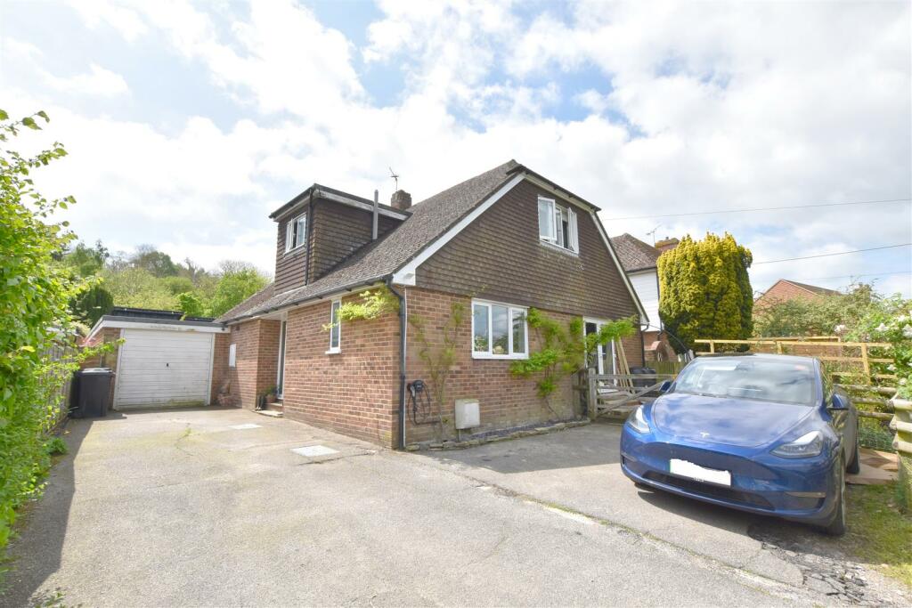 4 bedroom detached house for sale in Main Street, Peasmarsh, Rye, TN31