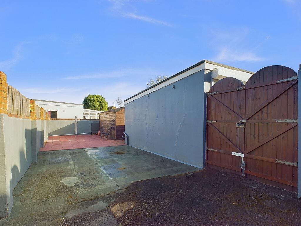 Additional image 8 of 116-118 Ferring Street, Ferring, Worthing, West Sussex, BN12 5JP