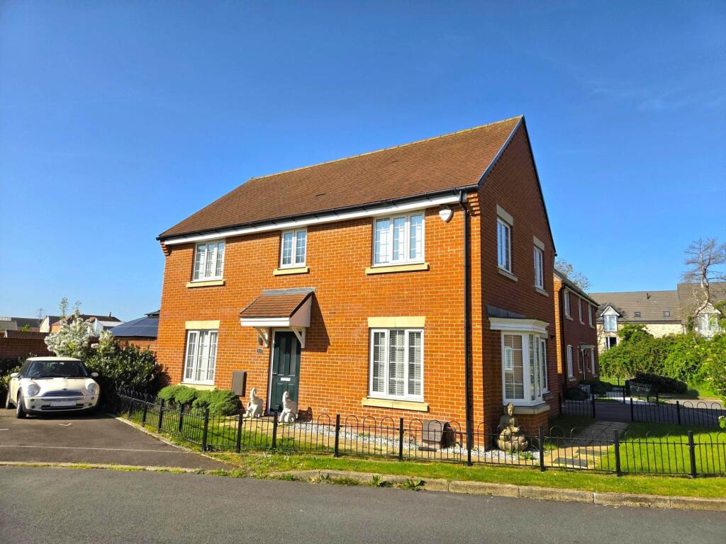Main image of property: Quindell Close, Berryfields