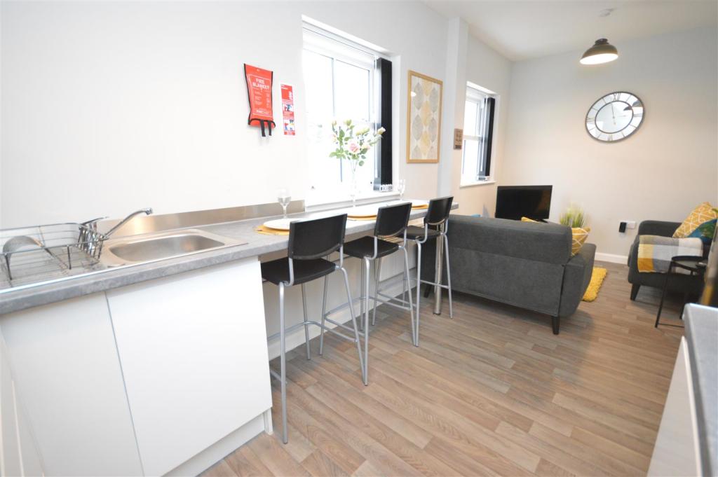 1 bedroom house share for rent in Liverpool Road, Neston, Neston, CH64