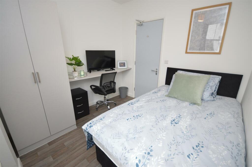 Additional property image - Liverpool Road, Neston, Neston