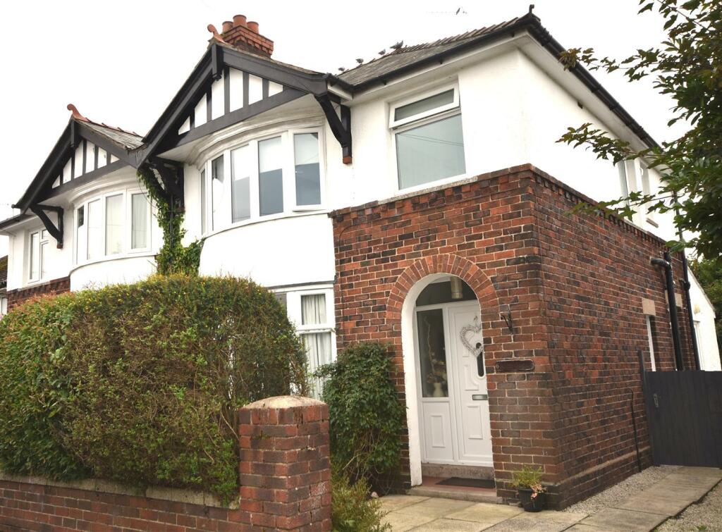 3 bedroom semidetached house for sale in Hadlow Lane, Willaston