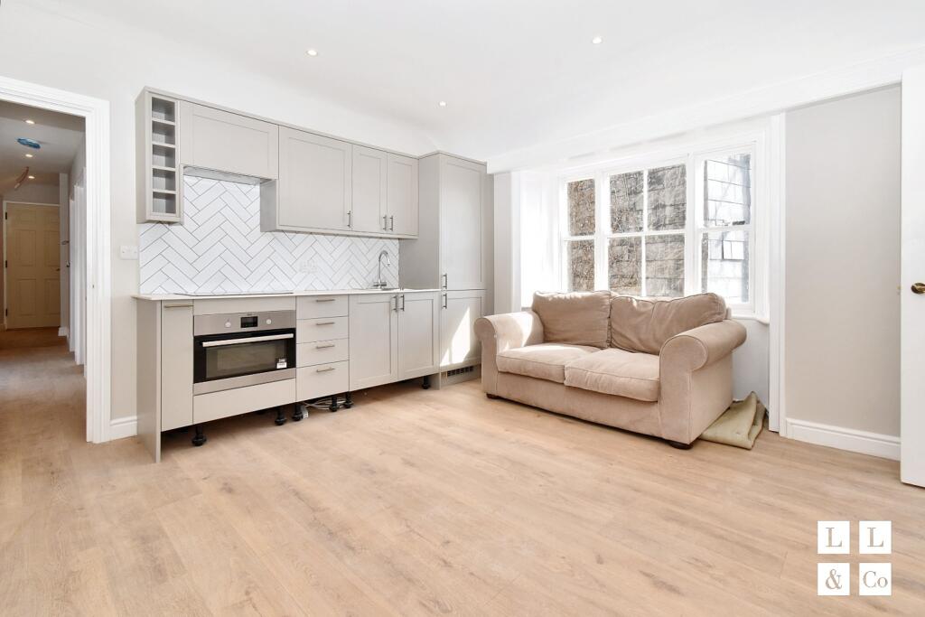 Main image of property: 30 Broad Street, Penryn, TR10