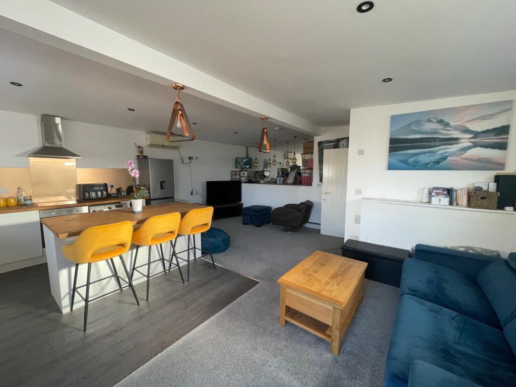 Additional property image - 5 Hill Barn Parade, Upper Brighton Road, Lancing, West Sussex, BN15
