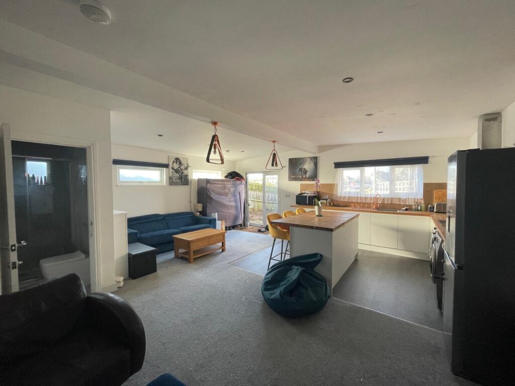 Additional property image - 5 Hill Barn Parade, Upper Brighton Road, Lancing, West Sussex, BN15