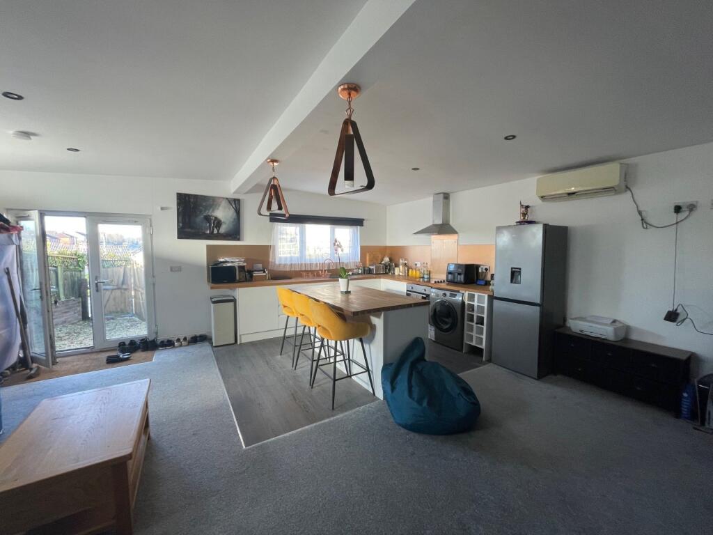 Additional property image - 5 Hill Barn Parade, Upper Brighton Road, Lancing, West Sussex, BN15