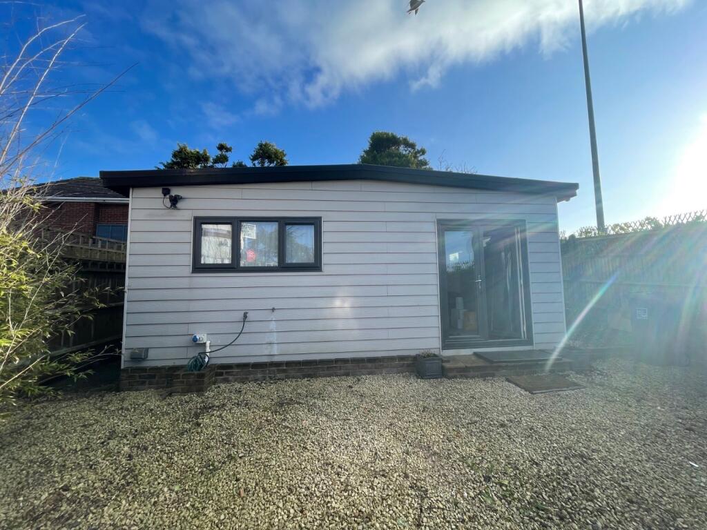 Additional property image - 5 Hill Barn Parade, Upper Brighton Road, Lancing, West Sussex, BN15