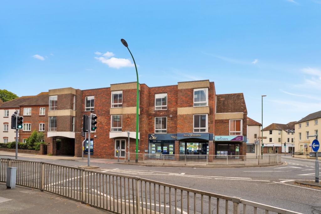 Main image of property: Avenue House, 8-10 Southgate, Chichester, West Sussex, PO19
