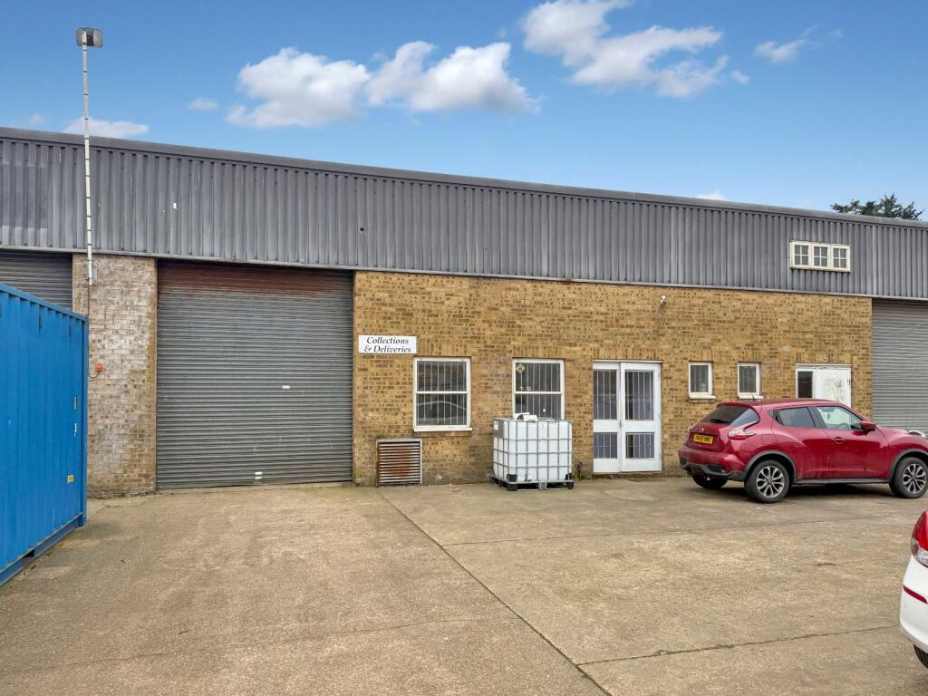 Main image of property: Unit P4 Riverside Industrial Estate, Bridge Road, Littlehampton, West Sussex, BN17