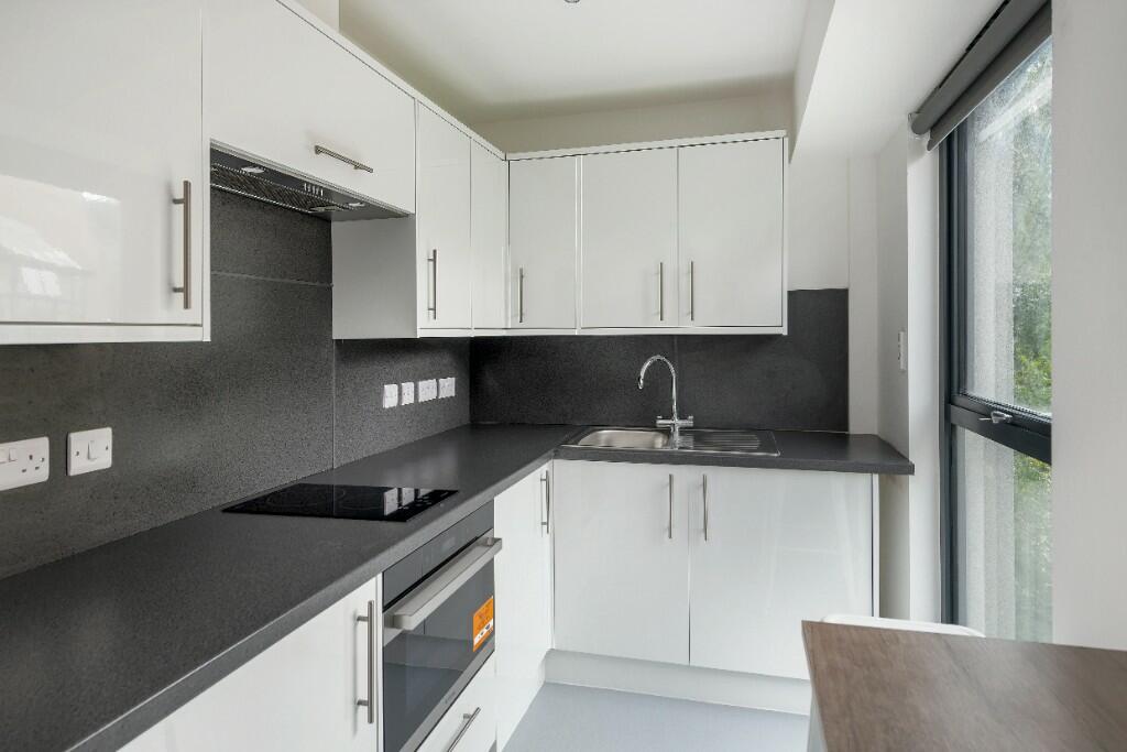 1 bedroom flat share for rent in Lower Bristol Road, Bath, Somerset, BA2