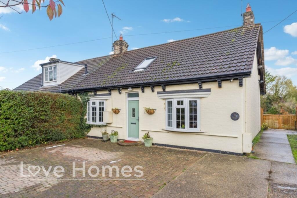 Main image of property: Luton Road, Chalton, LU4 9UJ