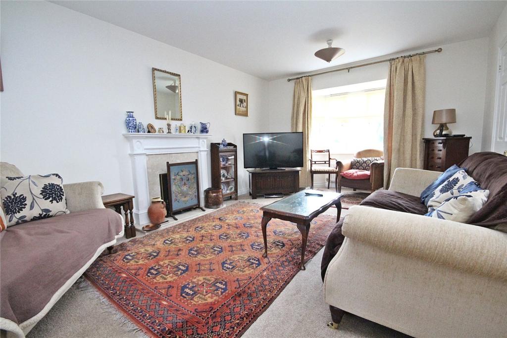 4 bedroom detached house for sale in Beaumont Road, Flitwick, MK45