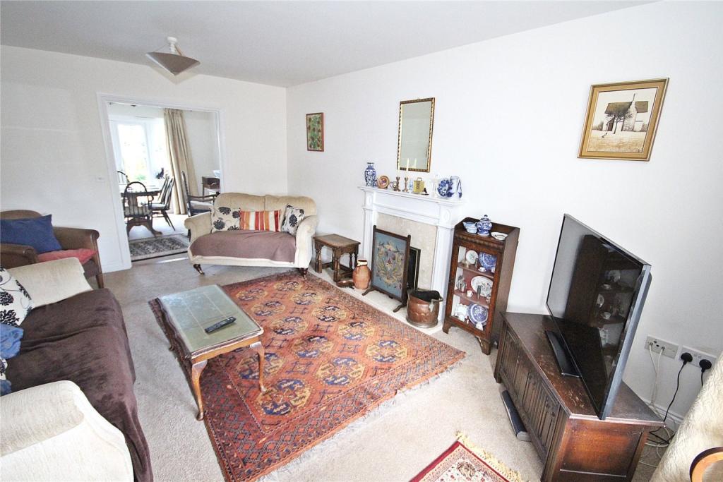 4 bedroom detached house for sale in Beaumont Road, Flitwick, MK45