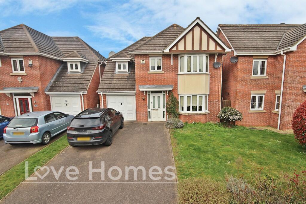 4 bedroom detached house for sale in Beaumont Road, Flitwick, MK45