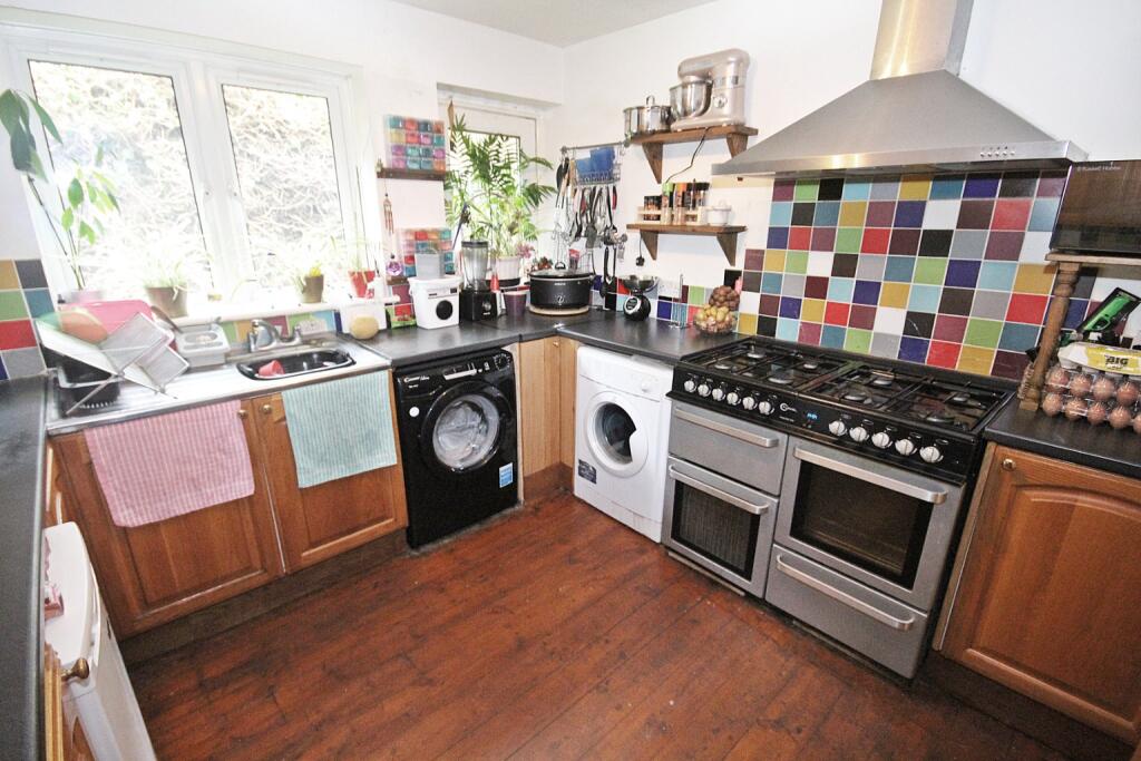 4 bedroom bungalow for sale in Ampthill Road, Flitwick, MK45