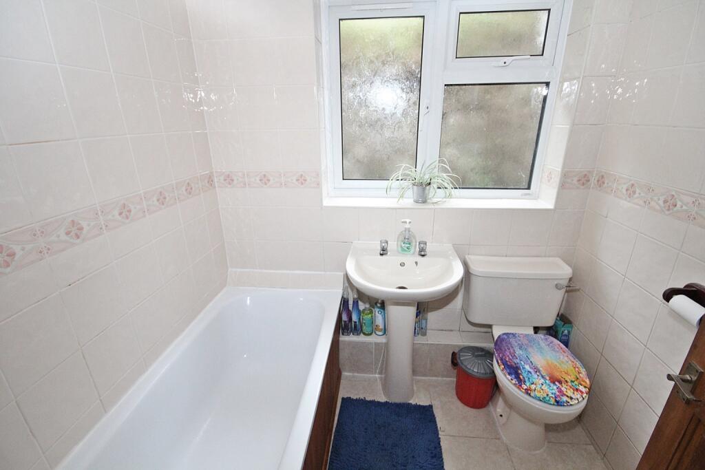 4 bedroom bungalow for sale in Ampthill Road, Flitwick, MK45