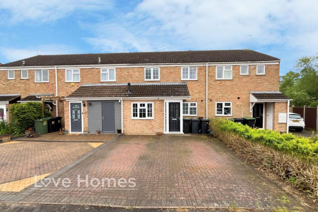 3 bedroom terraced house for sale in Fir Tree Close, Flitwick, MK45
