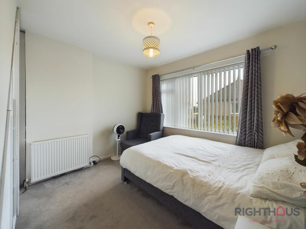 Additional property image - Back Lane, Queensbury, BD13