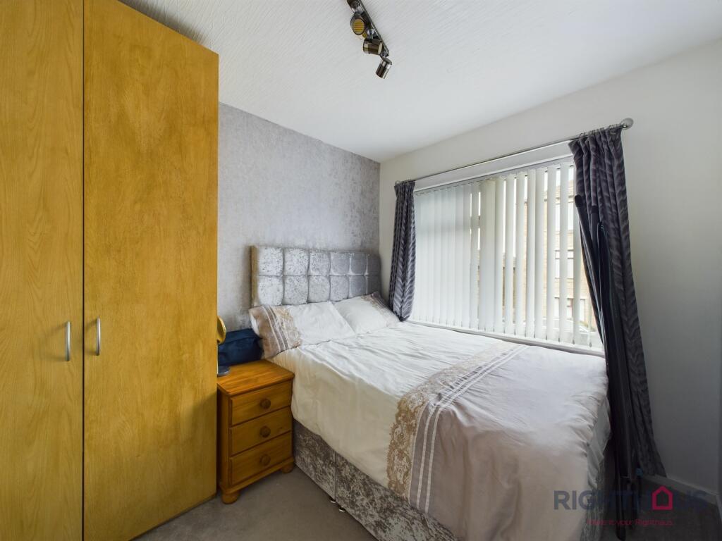 Additional property image - Back Lane, Queensbury, BD13