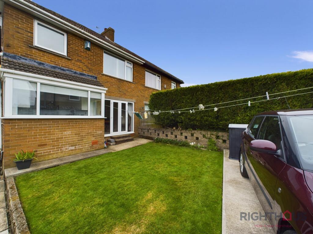 Additional property image - Back Lane, Queensbury, BD13